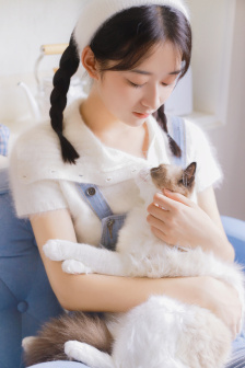 女主播大半夜野外